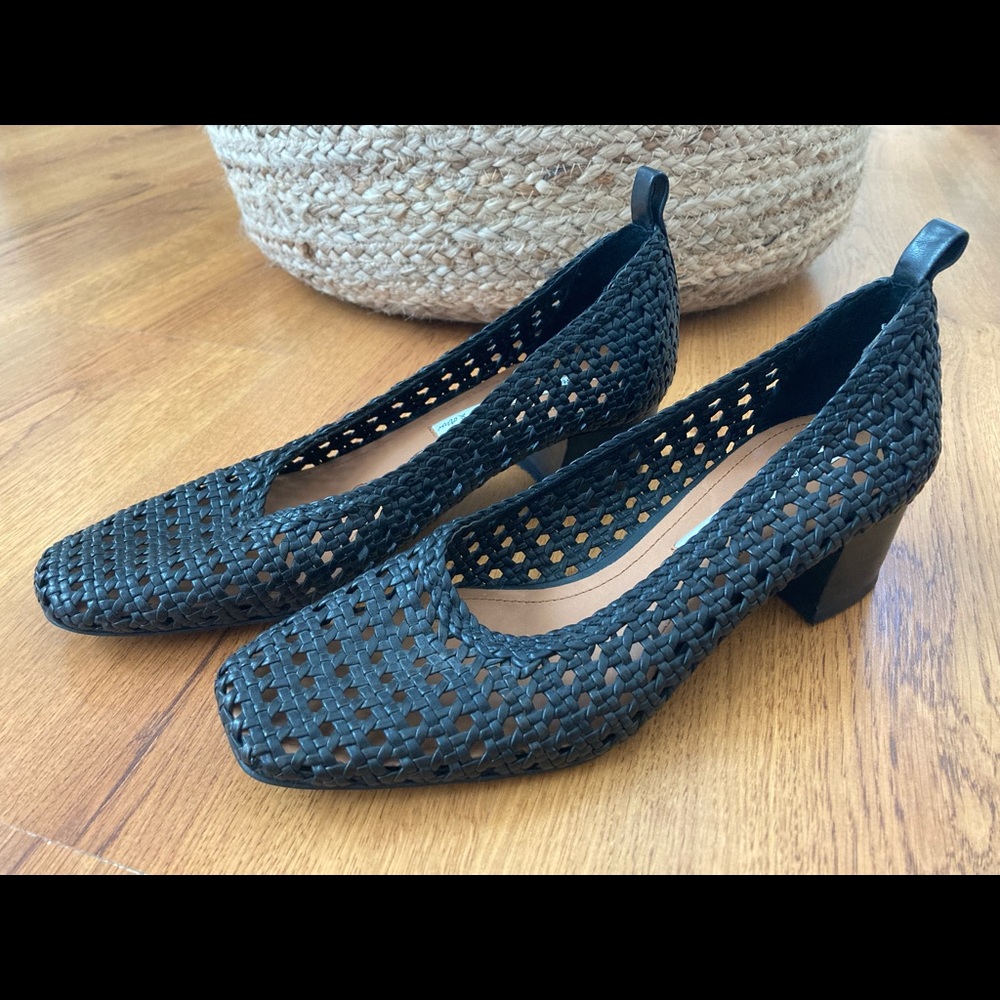 & Other Stories black woven square toe heels in size 38 (a true U.S. size 8)